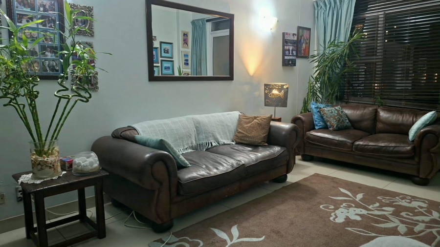 2 Bedroom Property for Sale in Green Point Western Cape